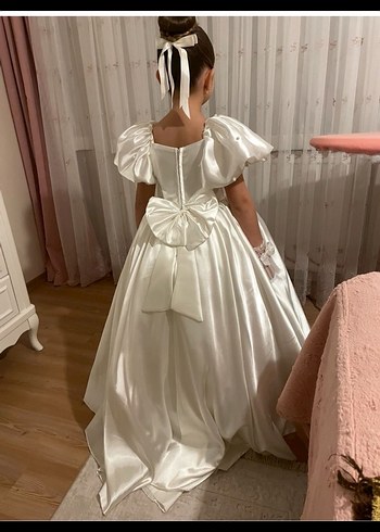 Beyaz Drapeli Klasik Kız Çocuk Elbisesi - Görsel 4