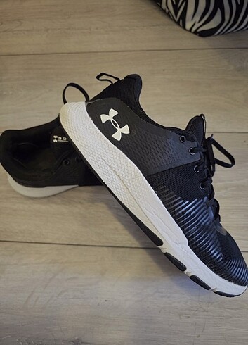 Under Armour spor ayakkabı 