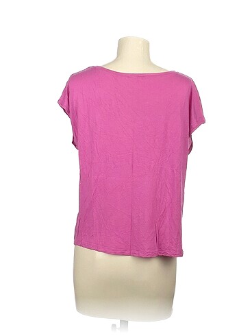 m Beden PreLoved T-shirt %70 İndirimli.