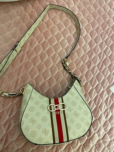 Guess canta