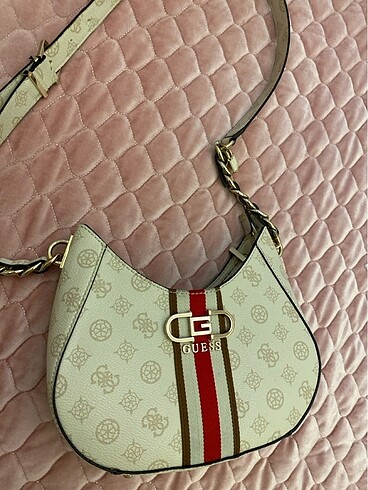 Guess Guess canta