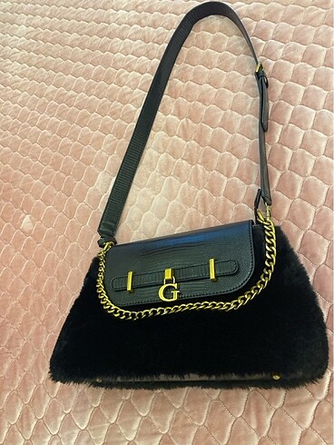 Guess Guess canta