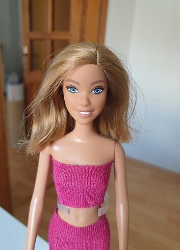 Barbie bebek 