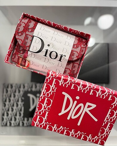 Dior kırmızı cüzdan