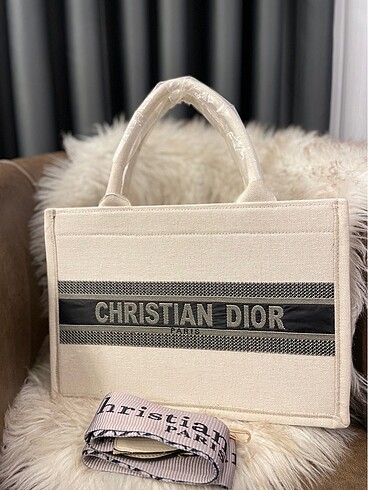 Dior book çanta