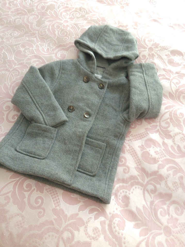 Gri Kapüşonlu Düğmeli erkek Çocuk Kabanı - Görsel 2