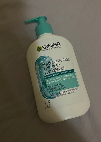 Garnier Hyaluronik Aloe Yatıştıran Temizleyici