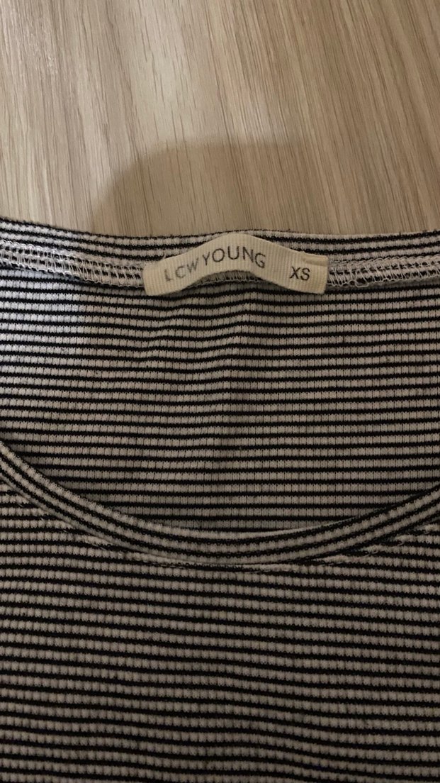 Kadın Gri Çizgili Kısa Kollu Tişört - Görsel 2