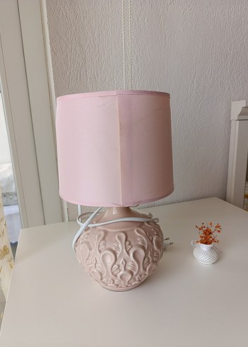 Diğer Pembe Masa Lambası