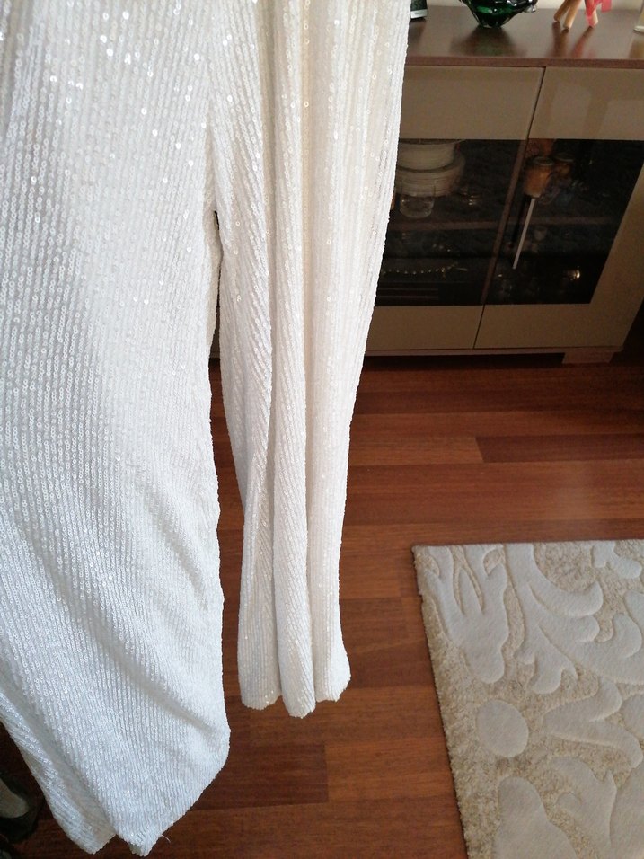 Beyaz pullu abiye tulum - Görsel 3