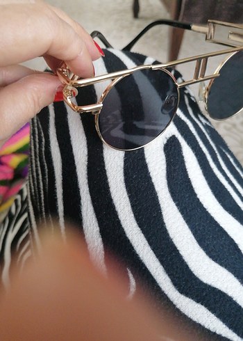 Tokalı Gri Sokak Stili Kadın Gözlüğü - Görsel 4