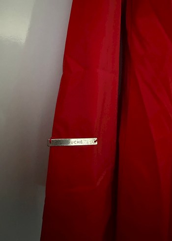 Touche Kadın Parlak Kırmızı Uzun Düğmeli Yağmurluk - Görsel 3