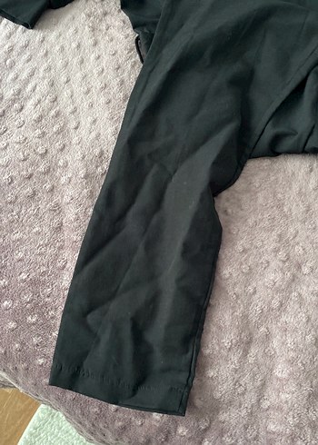 V Yaka Kısa Kollu Siyah Tulum - Görsel 2