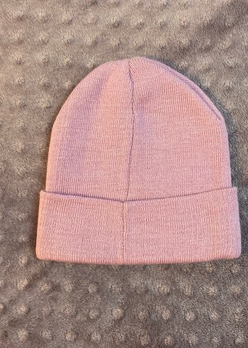 Pembe Kadın Bere - Görsel 2