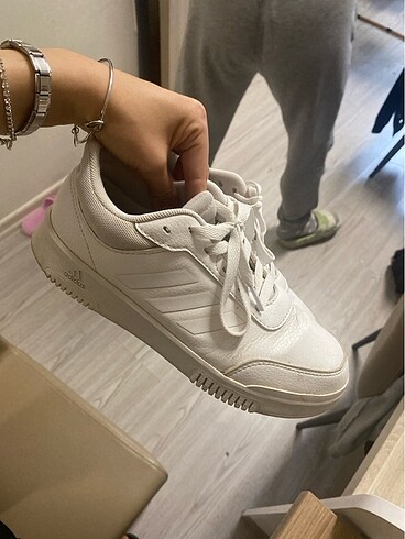 adidas beyaz sneaker