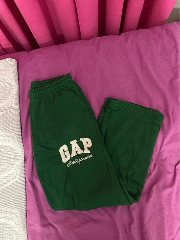 gap yeşil eşofman altı