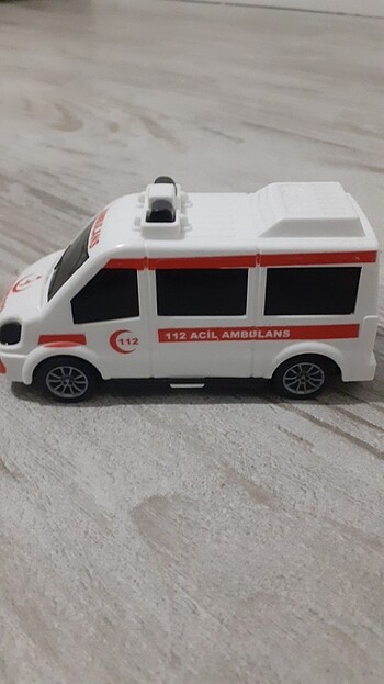 Amblemli Çek Bırak Ambulans Araba