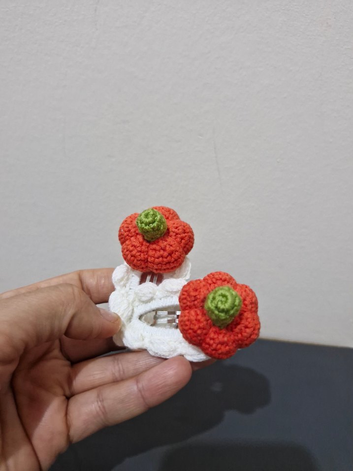 Renkli Örgü Kabak Figürlü Çocuk Toka Seti - Görsel 2