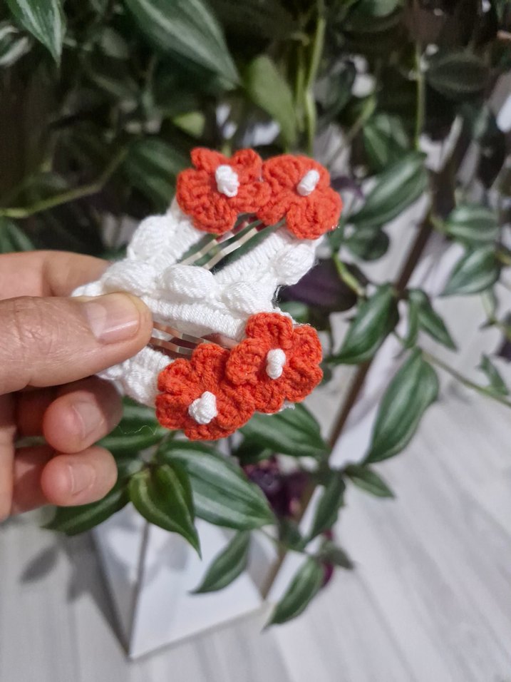 Nakışlı Örgü Çiçekli Çocuk Saç Tokası - Görsel 2