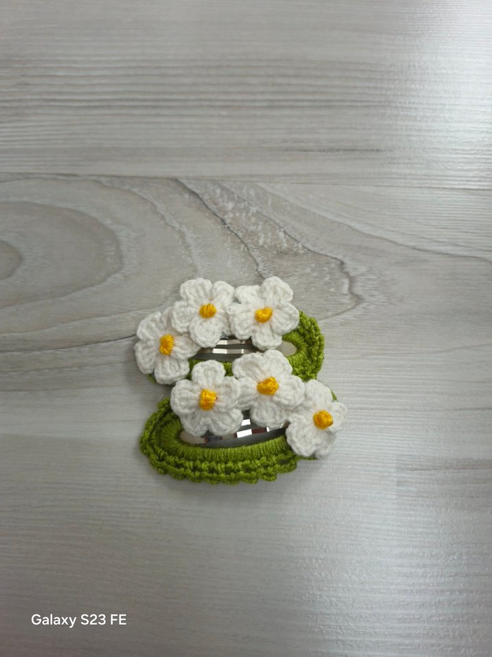 Beyaz Çiçekli Örgü Çocuk Toka Seti - Görsel 2