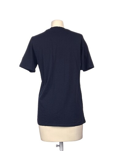 l Beden Diğer T-shirt %70 İndirimli.