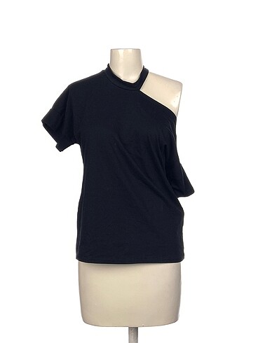 Diğer T-shirt %70 İndirimli.