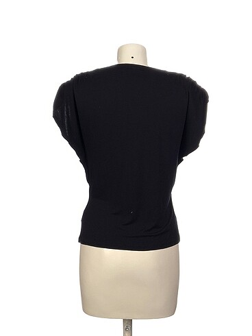 m Beden Diğer T-shirt %70 İndirimli.