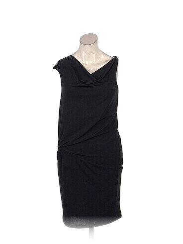 PreLoved Kısa Elbise %70 İndirimli.