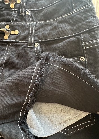 Beymen Bo&po Marka Tokalı Siyah Mini Denim Şort