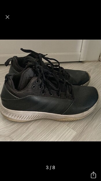 42 Beden Adidas markalı siyah spor ayakkabı