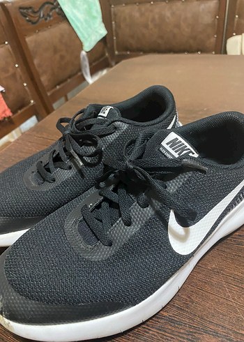 39 Beden Nike Siyah Bağcıklı Kadın Spor Ayakkabı
