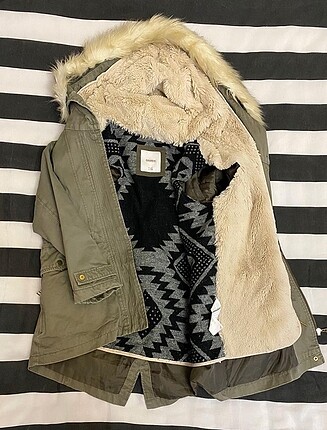 Pull&Bear Kapüşonlu Haki Parka