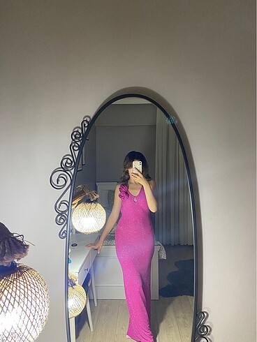 Pembe elbise