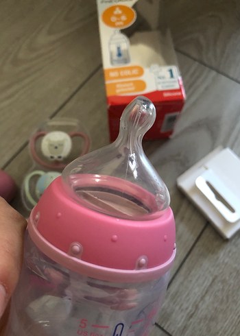 Pembe Bebek Biberonu ve Emzik Seti nuk marka ve ahşap bebek trğı - Görsel 5