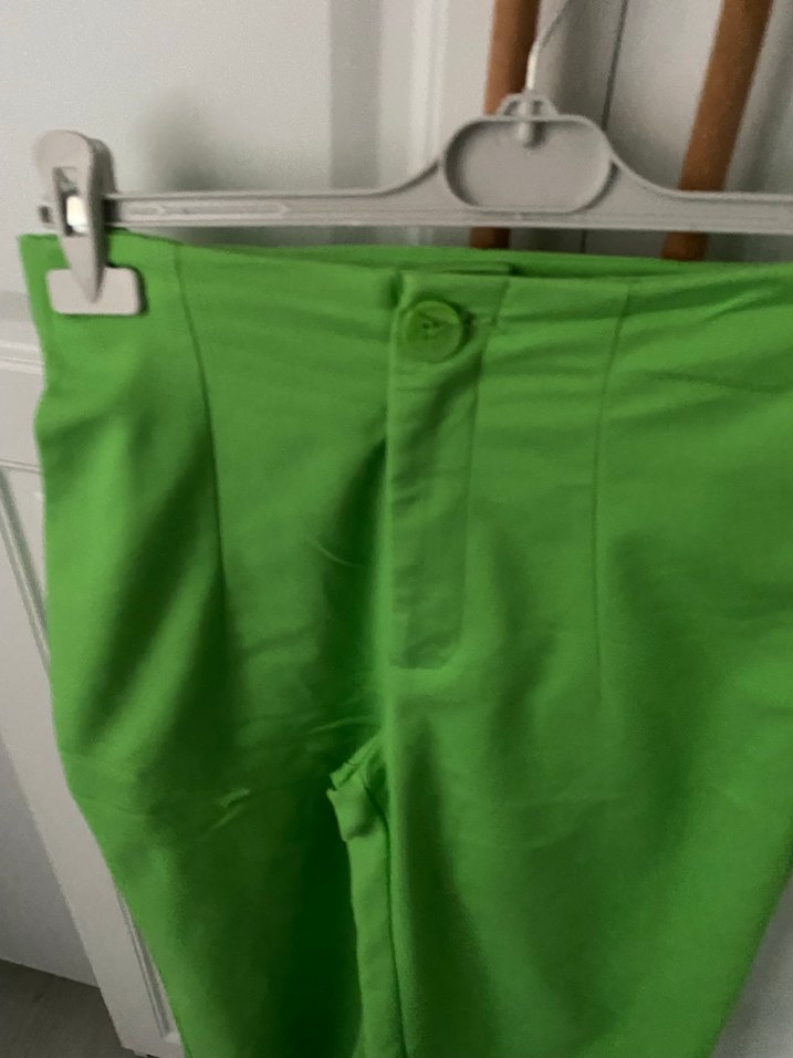 Kadın Parlak Yeşil Midi Kumaş Pantolon - Görsel 3