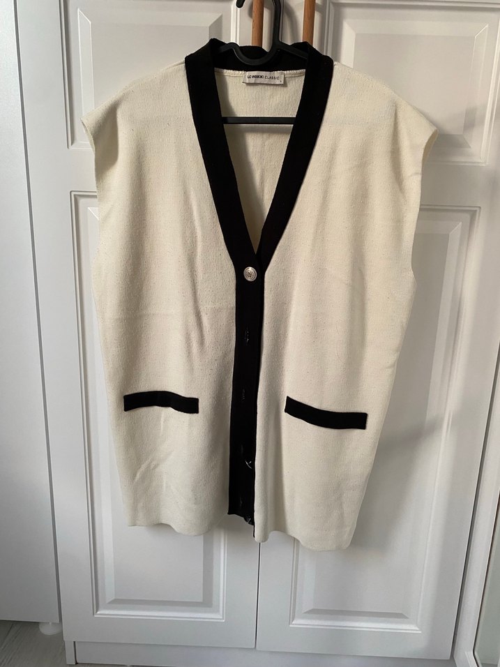 Düğmeli V Yaka Gri-Beyaz Midi Kadın Hırka - Görsel 2