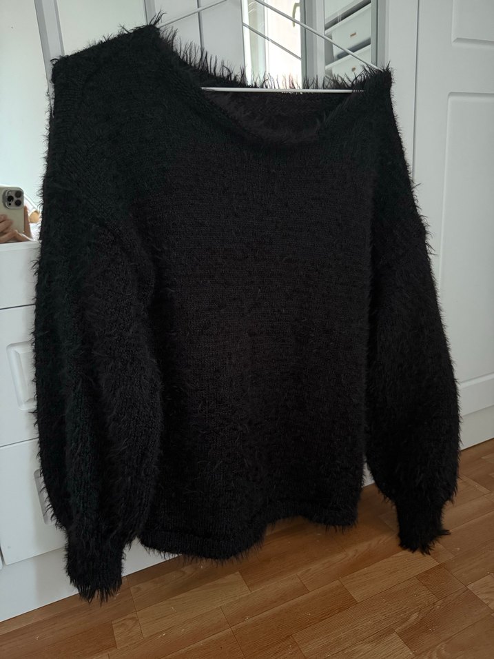 Kürk Detaylı Siyah Kadın Sweatshirt - Görsel 2