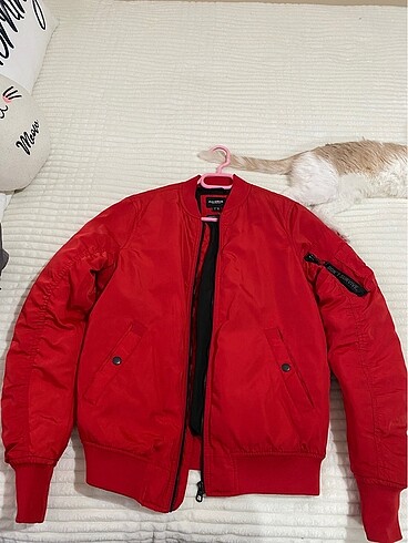 Pul bear kırmızı mont