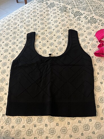 Siyah Crop