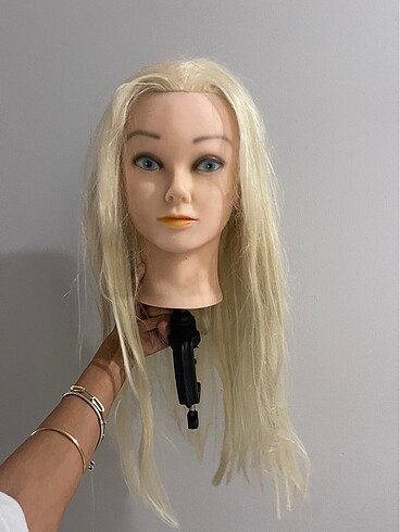 Saçlı model