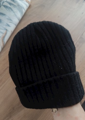 Zincir Detaylı Siyah Kadın Bere - Görsel 5