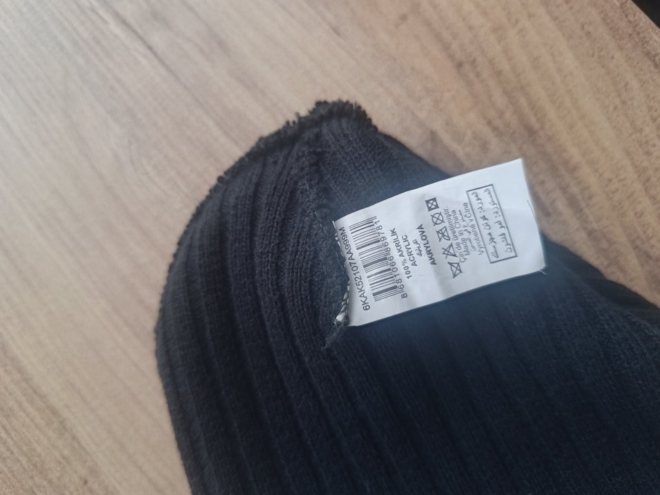 Zincir Detaylı Siyah Kadın Bere - Görsel 4