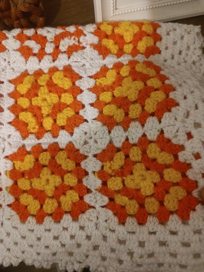 Renkli Nakışlı Örgü Battaniye - Görsel 2