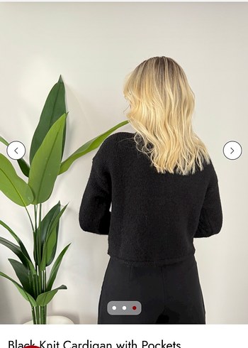 Gold Düğmeli Siyah Triko Hırka - Görsel 3