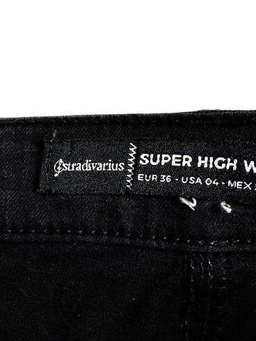 36 Beden siyah Renk Stradivarius Skinny %70 İndirimli.