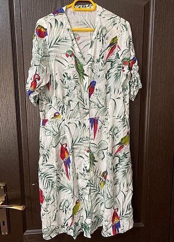 Yazlık baharlık papağan desenli tiril elbise