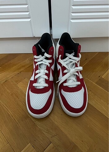 Nike Nike court borough mid