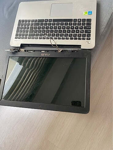 Asus Asus laptop kırık