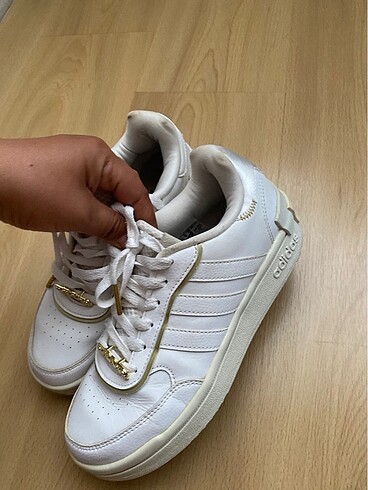 Adidas Beyaz spor ayakkabı