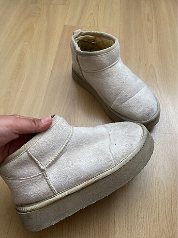 Ugg bot
